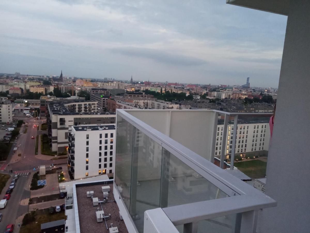 Wroclaw Penthouse Views Odra And City Center Bagian luar foto
